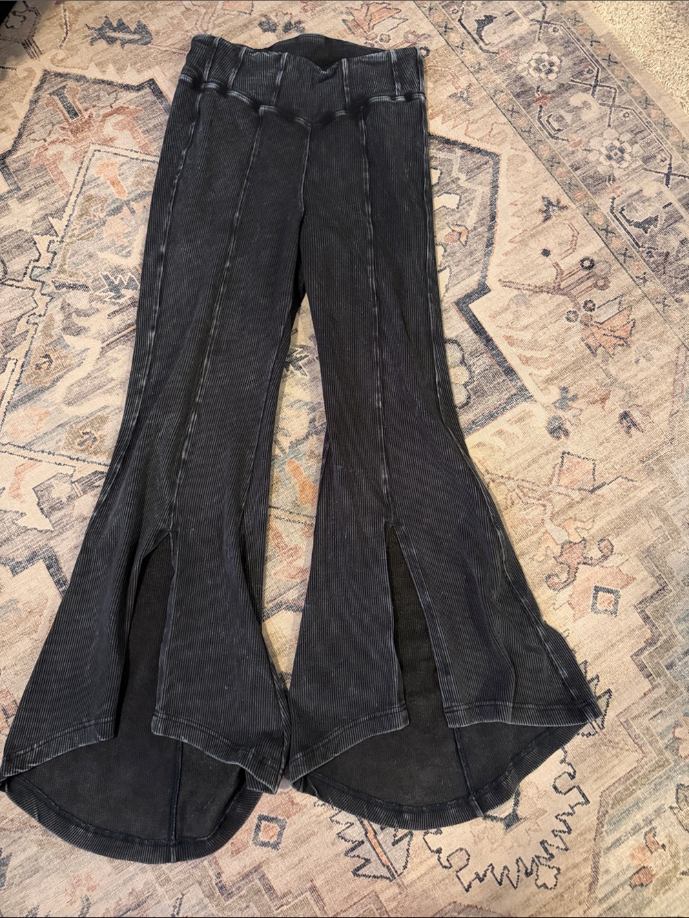 Free People Movement Front Split leg pants Size small